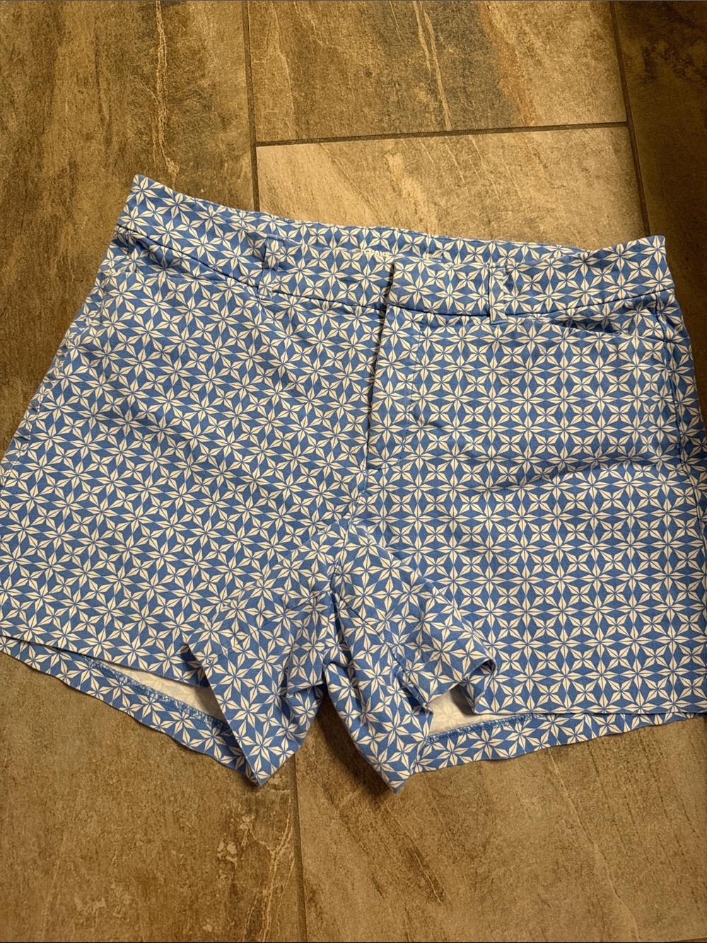 Old Navy Blue Geometric Print Women's Pixie Shorts